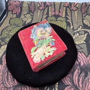 circa 1900s Red velvet die cut on front on box